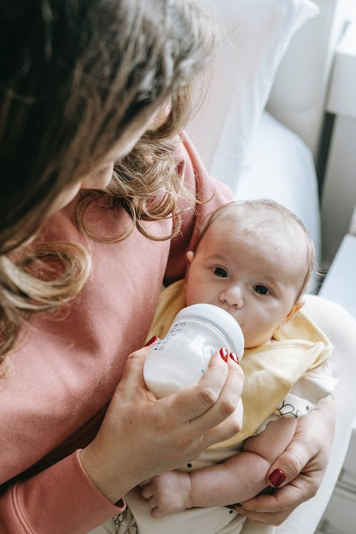 La lactancia materna es muy beneficiosa para los recién nacidos