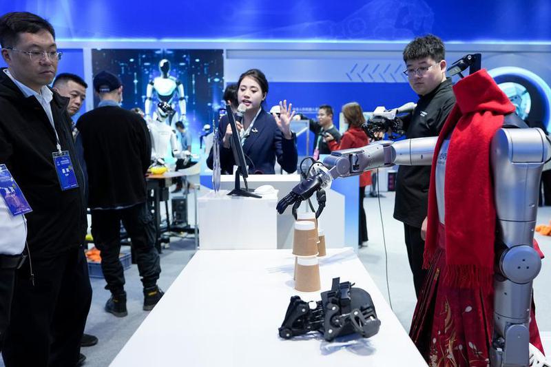 (Multimedia) Compañías de EE. UU. reconocen fortalezas de economía y sistema de innovación chinos, afirma presidente de USCBC 1 1 22