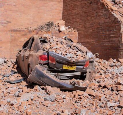 (Multimedia) Aumenta a 111 la cifra de muertos por sismo de 7,4 en Colombia 3 1 3 7