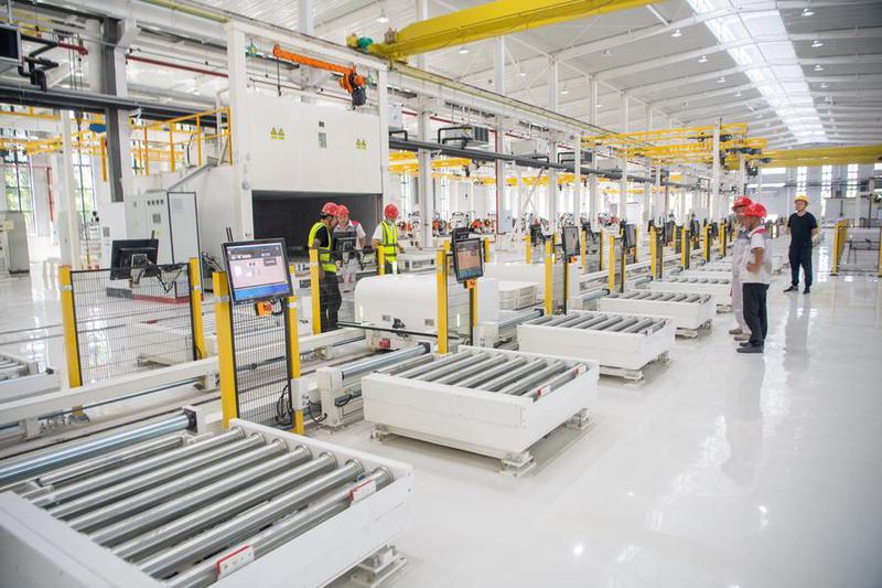 (Multimedia) Un transformador como ejemplo de la evolución hacia la innovación de la industria manufacturera china 1 10 3 10