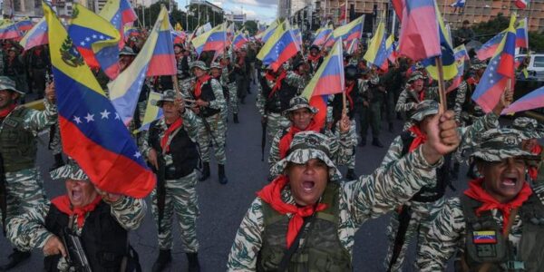 Venezolanos marchan en Caracas en respaldo al presidente Maduro 13 103 2