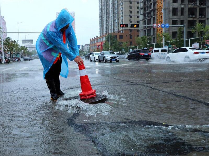 (Multimedia) Evacuadas miles de personas tras desborde de ríos por fuertes lluvias en provincia central china de Henan 1 12 4 11
