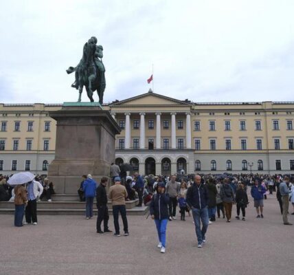 (Multimedia) Fallece el rey Harald V de Noruega a los 89 años y le sucede en el trono el príncipe heredero Haakon 2 13 8 9