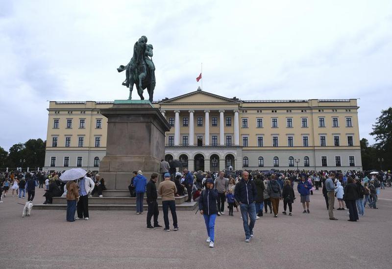 (Multimedia) Fallece el rey Harald V de Noruega a los 89 años y le sucede en el trono el príncipe heredero Haakon 1 13 8 9