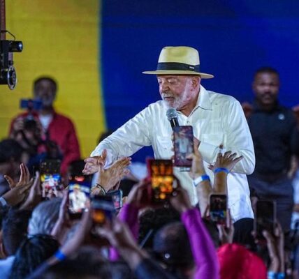 (Multimedia) Lula califica de "irresponsable" la decisión de EEUU de retirar visado a embajadora de Brasil 1 15 1 12