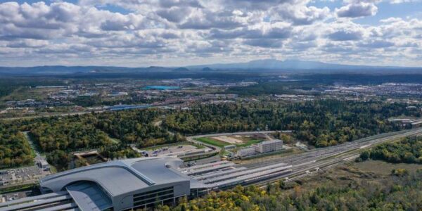 (Multimedia) Recorriendo las "arterias de acero" de China, los trenes de alta velocidad impulsan el turismo y la economía 14 15 1 3