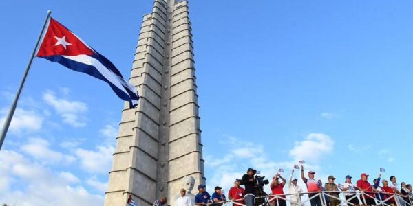 Resumen: Cubanos rechazan nuevas medidas de EE. UU. contra su país 15 15 9