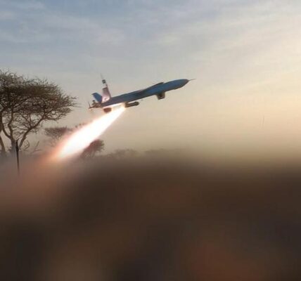 (Multimedia) Mueren al menos 117 personas en recrudecimiento de combates entre Gobierno y hutíes en oeste de Yemen 4 18 1 10