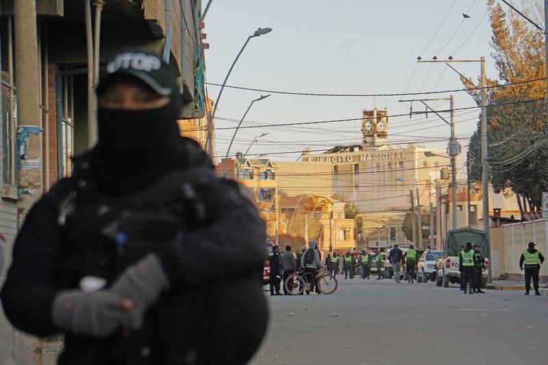 (Multimedia) Aumentan a seis los muertos por explosiones en cuartel militar de Bolivia 1 19 1 12