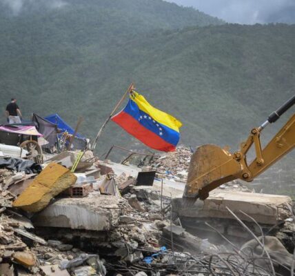 (Multimedia) Aumenta a 6.438 la cifra de fallecidos por sismos en Venezuela 4 2 5 11
