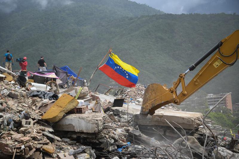 (Multimedia) Aumenta a 6.438 la cifra de fallecidos por sismos en Venezuela 1 2 5 11