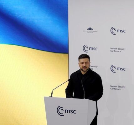 (Multimedia) Zelensky describe negociaciones con enviados de EE. UU. como "muy sustanciales" 1 20 1 13