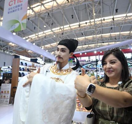 (Multimedia) Visitantes extranjeros exploran la realidad cotidiana de China más allá de los monumentos 4 27 17