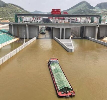 (Multimedia) Gran canal fluvial-marítimo de China será abierto a la navegación 1 31 16