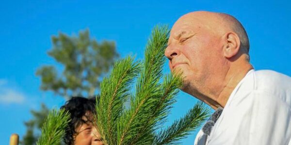 (Multimedia) Enfoque de China: Un profesor estadounidense jubilado teje un nuevo hilo en la amistad entre China y Estados Unidos 12 4 1 13