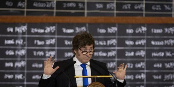 (Multimedia) Senado argentino rechaza vetos del presidente Milei a leyes de financiamiento universitario y emergencia pediátrica 13 4 12