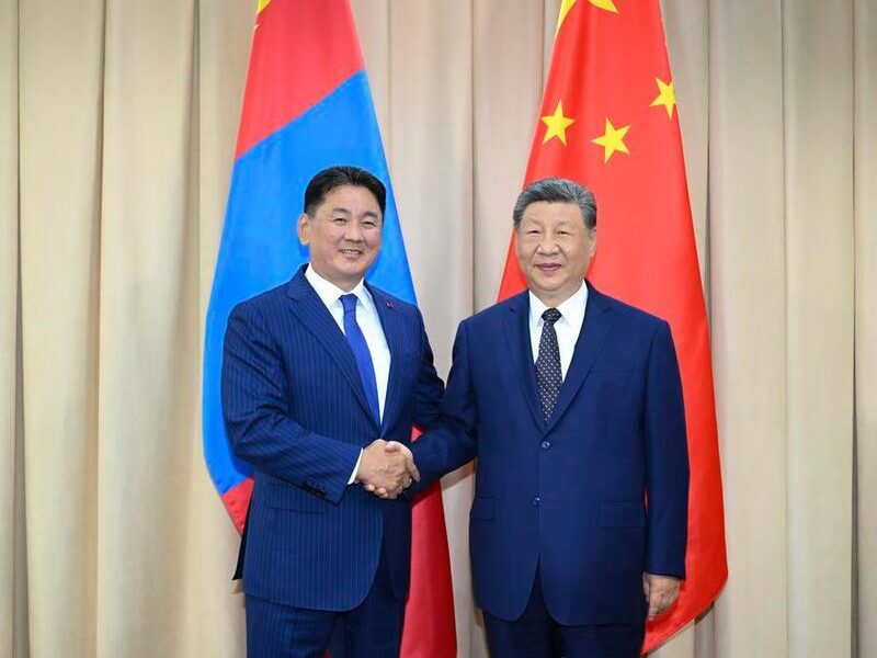 (Multimedia) Xi dice que China está dispuesta a avanzar de la mano en camino de modernización con Mongolia 2 4 22