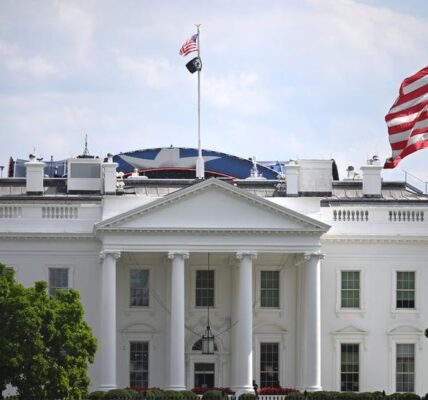 (Multimedia) Trump amenaza con una "guerra económica más devastadora" y acusa a Irán de no llegar a un acuerdo 1 4 6 8