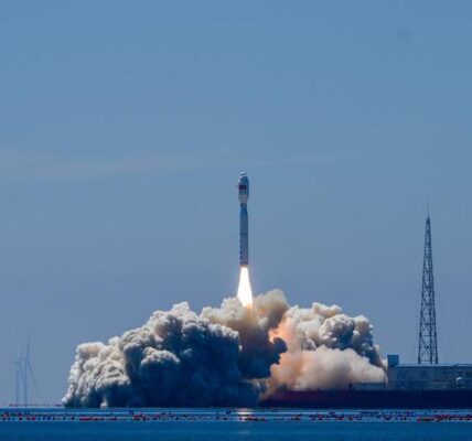 (Multimedia) Cohete chino Smart Dragon-3 lanza con éxito dos satélites desde el mar 1 6 1 12