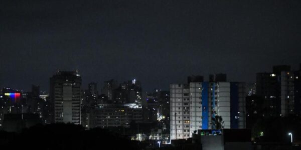 (Multimedia) No se declarará "falta absoluta" de Maduro porque lo consideran "secuestrado", asegura diputado Maduro Guerra 13 7 1 4