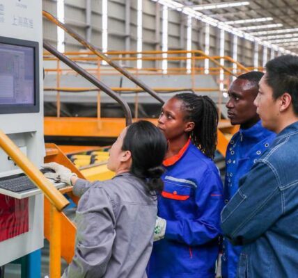 (Multimedia) China solicita opiniones públicas sobre proyecto de medidas administrativas para inversión en el exterior 2 7 7 4