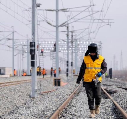Comienza operación de prueba de nueva ruta ferroviaria de alta velocidad en la región más septentrional de China 5 72 6