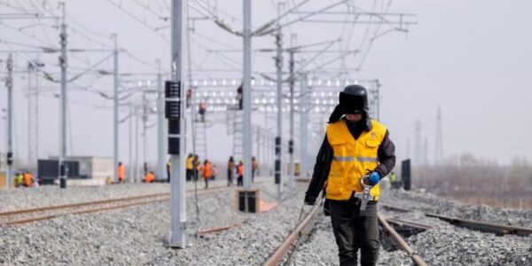 Comienza operación de prueba de nueva ruta ferroviaria de alta velocidad en la región más septentrional de China 17 72 6