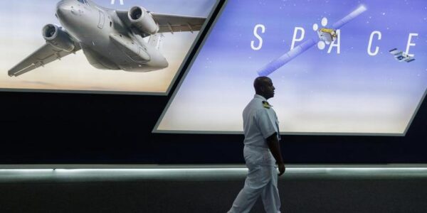 Aerolínea estadounidense Avelo adquirirá hasta 100 aviones de brasileña Embraer por 4.400 millones de dólares 16 73 3