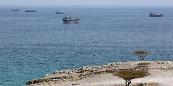 Pakistán respalda esfuerzos para resolver crisis en el estrecho de Ormuz y pide volver al MdE de Islamabad 13 75 6