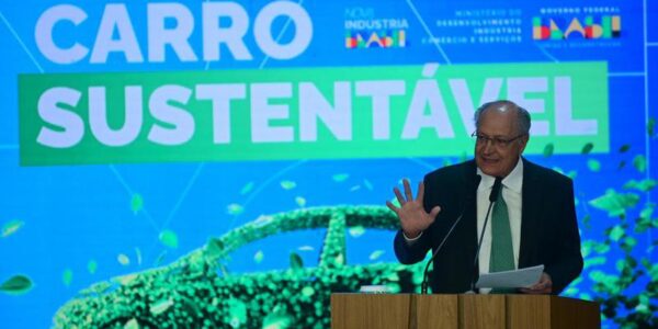 (Multimedia) Brasil considera "gran error" medida arancelaria de Trump y evalúa medidas de reciprocidad comercial 14 8 4 1