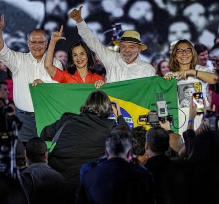 (Multimedia) Entrevista: EE. UU. amplía presión sobre campaña en la que Lula busca reelección, dice experta brasileña 5 9 1 11