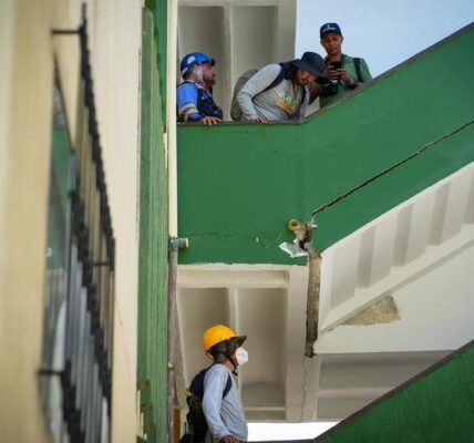 Ciudad colombiana de Cali afronta emergencia de vivienda tras terremoto con albergues comunitarios 4 111 4