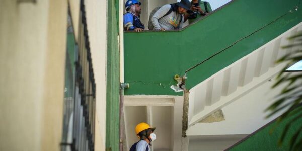 Ciudad colombiana de Cali afronta emergencia de vivienda tras terremoto con albergues comunitarios 10 111 4