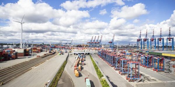 (Multimedia) UE prepara una lista unificada de aranceles de represalia, aunque busca un acuerdo con EE. UU., según portavoz 15 22 8