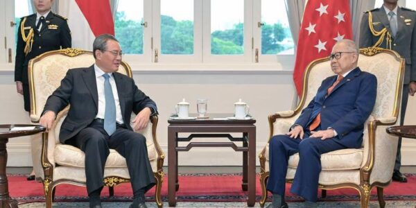 (Multimídia) China está pronta para trabalhar com membros da ASEAN na construção bem-sucedida da Área de Livre Comércio 3.0, diz premiê chinês 14 11 4 2