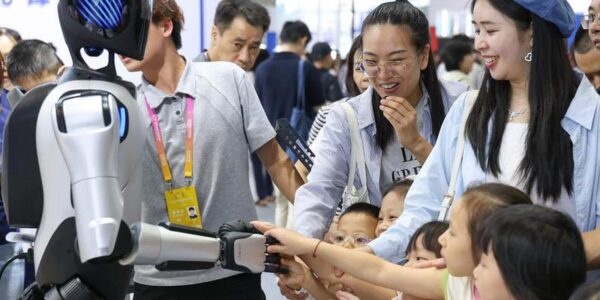 (Multimedia) Industria de IA de China prospera con más de 5.300 empresas 15 14 11