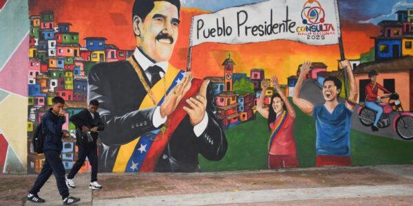 (Multimedia) Venezuela insta a fortalecer moneda nacional y a disminuir importaciones innecesarias 15 14 7 1