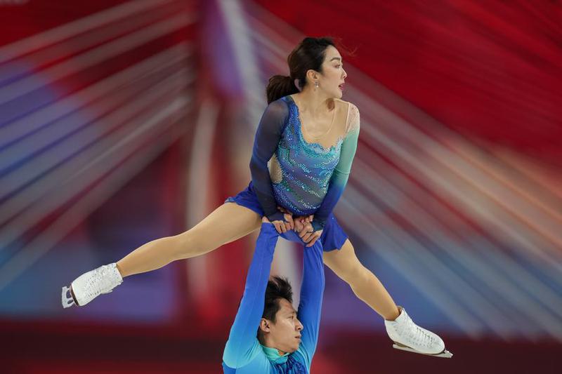 Interview: China's figure skating Olympic champions Sui, Han return to ice, fueled by duty, passion 5 17 2 3