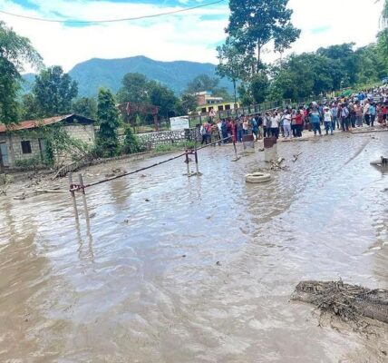 Inundaciones en Nepal dejan 165 muertos y 823 desaparecidos, según organismo gubernamental 2 171 4