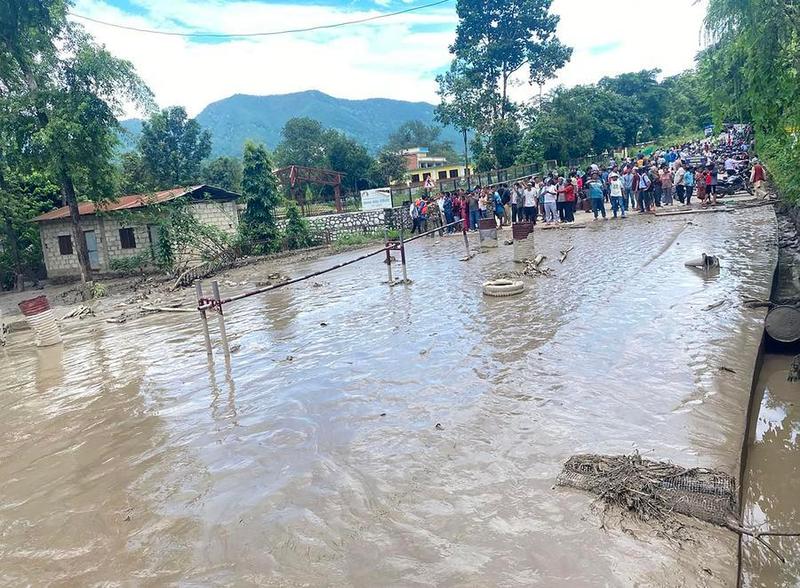 Inundaciones en Nepal dejan 165 muertos y 823 desaparecidos, según organismo gubernamental 1 171 4