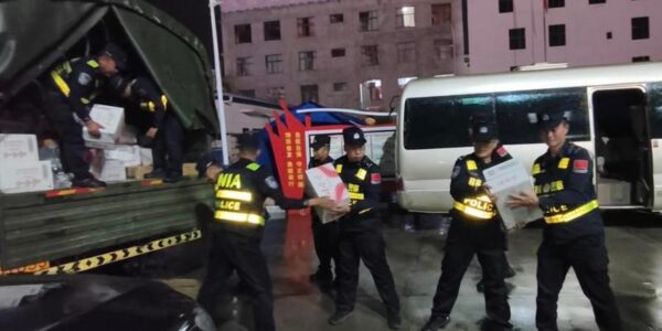 Rescatistas llegan a puerto fronterizo afectado por avalancha de lodo en región suroccidente china de Xizang 12 173 3