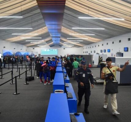 Principal aeropuerto venezolano retoma operaciones en terminales provisionales 4 179 4