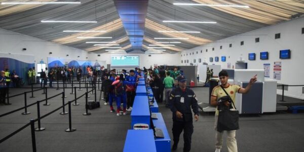 Principal aeropuerto venezolano retoma operaciones en terminales provisionales 11 179 4
