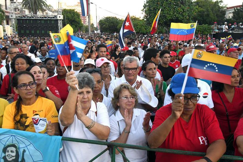 (Multimedia) Especial: Cubanos reafirman su solidaridad con Venezuela ante agresiones de EE. UU. 1 18 2 3