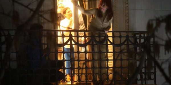 (Multimedia) Resumen: Justicia de Argentina excluye del padrón electoral a expresidenta Fernández de Kirchner 13 18 5 1