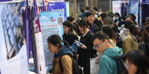 (Multimedia) China genera 55 millones de graduados universitarios en 5 años 11 18 7 1