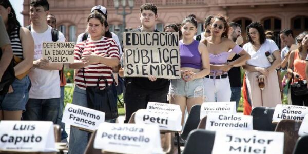 (Multimedia) Universidad de Buenos Aires anunica medidas de crisis para garantizar funcionamiento hasta fin de año 18 20 5 1