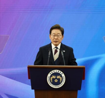 (Multimedia) Índice de aprobación del presidente surcoreano cae al 65,2 por ciento, según encuesta 3 21 3 2