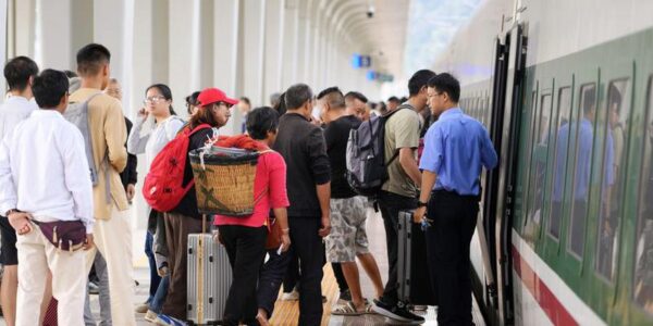 (Multimedia) China espera 2.360 millones de viajes de pasajeros durante próximas vacaciones 12 21 8 1