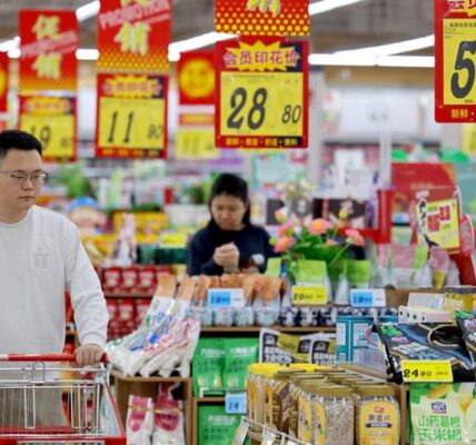 China's wholesale, retail sectors achieve steady growth in first three quarters 6 23 1 2